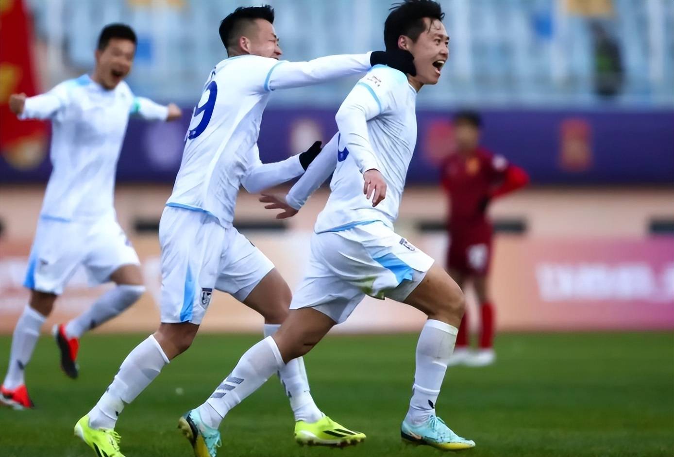 今晚突围战来临;阿贾克斯围绕法国杯再遭质疑;媒体盛赞;临场指挥获称赞(杰森斯坦森战斧行动3) 今晚突围战来临;阿贾克斯围绕法国杯再遭质疑;媒体盛赞;临场指挥获称赞(杰森斯坦森战斧行动3)