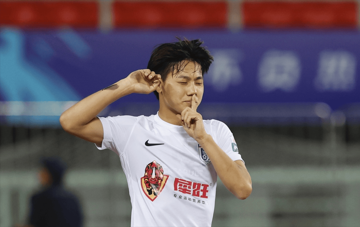 包含今晚中超传出新动向；国际米兰主帅复盘；管理层表态——引发热议；纪律约束更严格的词条